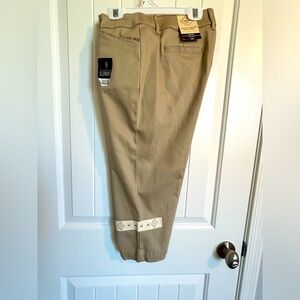 NWT St John’s Bay cropped tan pants size 6
